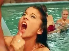 دهان سكس درخانه دختر