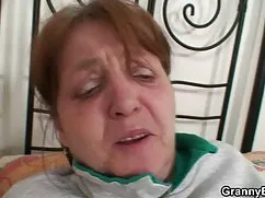 یک مرد سیاه و سفید ب ...